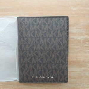 Michael Kors Jet Set Travel Passport Wallet